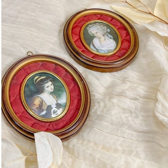 Cameo Creations Set with Red Quilted Backing